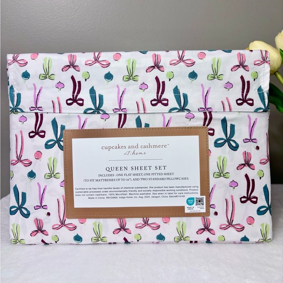 🎀 NEW!! Cupcakes and Cashmere Fa La La Bows Queen sheet set - Picture 4 of 8